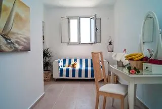 Museum Wellness Hotell Oia