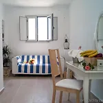 Museum Wellness Otel Oia